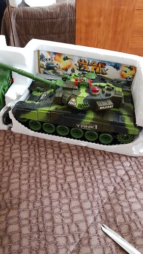 33cm RC Battle Tank with Rotating Turret and Sound Effects photo review