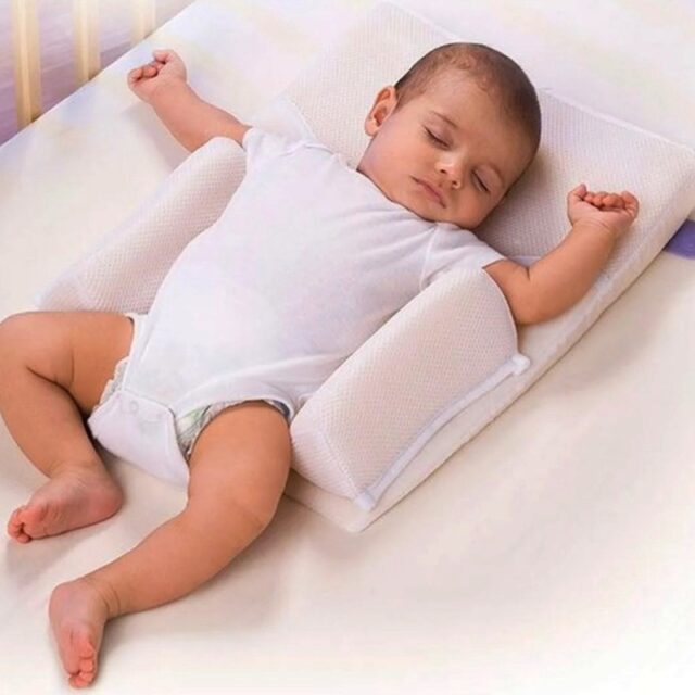 Baby Anti-Roll Sleep Positioning Pillow with Head Elevation (0-4 Months)