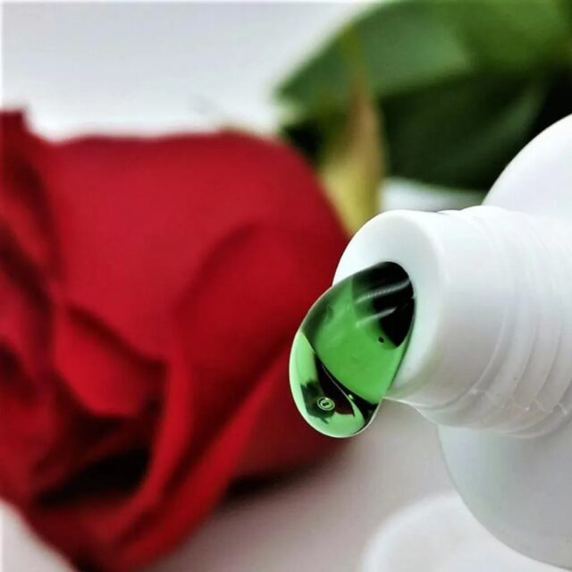 Deep Cleansing Green Tea Blackhead Peel-Off Mask 40ml - Image 2