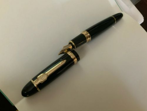 Luxury Calligraphy Fountain Pen – Smooth & Elegant Writing photo review