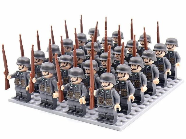 24-Piece Military Soldier Block Set with Weapons