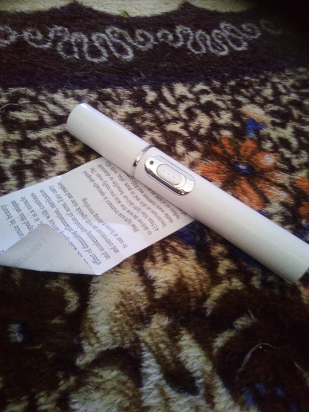 Blue Light Therapy Acne Pen with Scar Repair Cream (15g) photo review