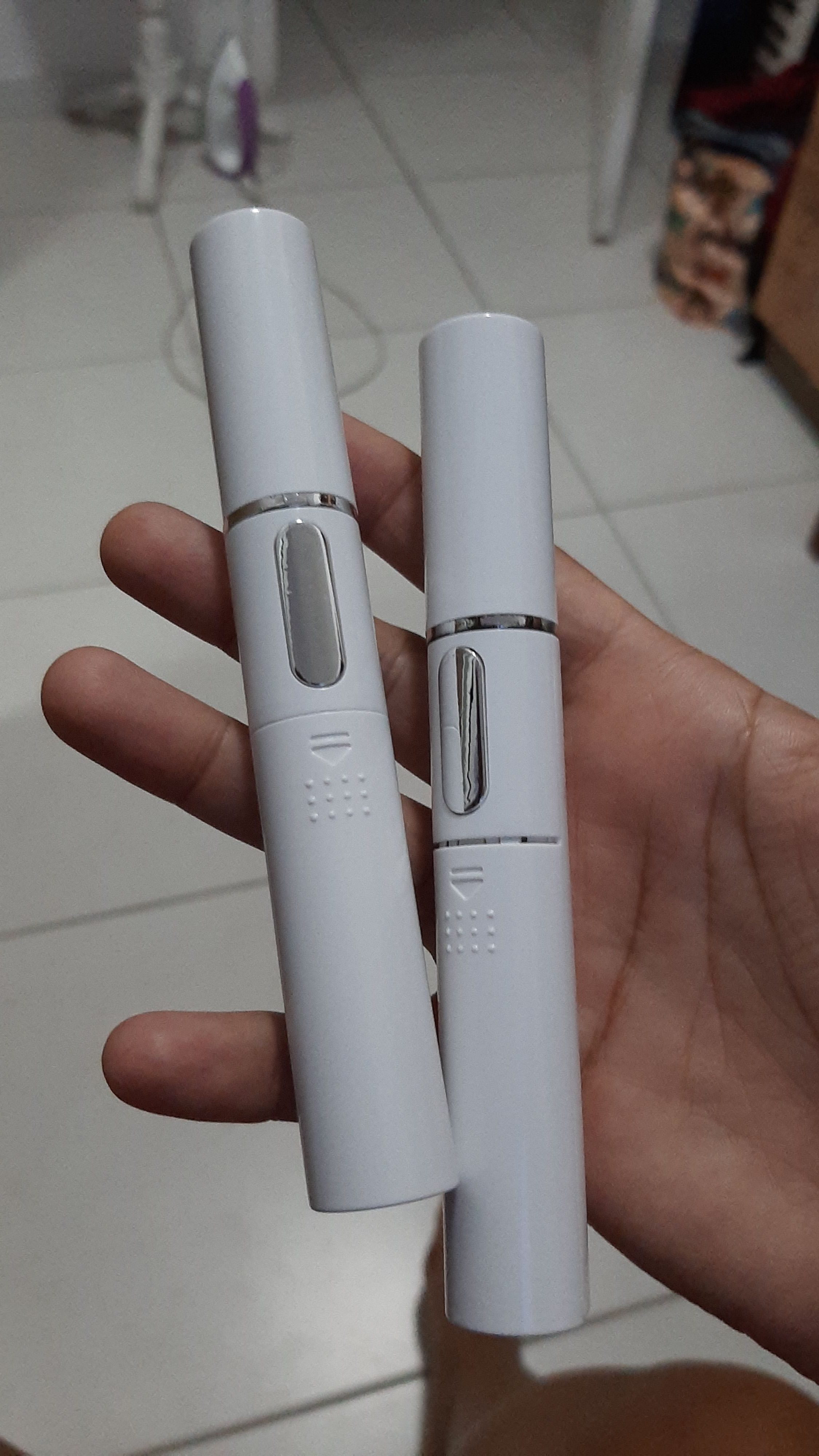Blue Light Therapy Acne Pen with Scar Repair Cream (15g) photo review