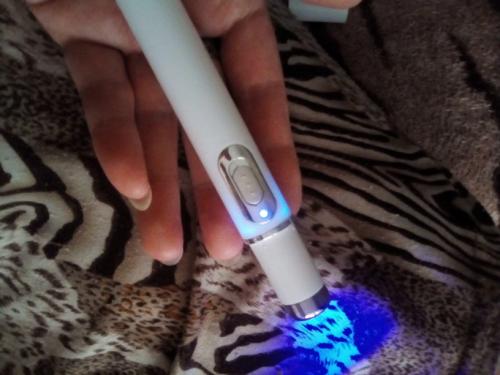 Blue Light Therapy Acne Pen with Scar Repair Cream (15g) photo review