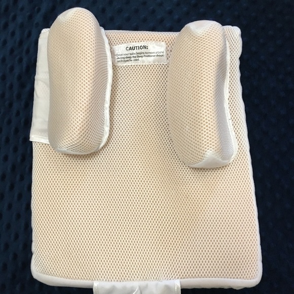 Baby Anti-Roll Sleep Positioning Pillow with Head Elevation (0-4 Months) photo review