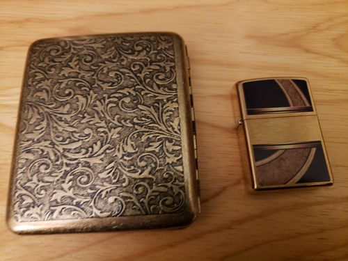 Vintage Metal Cigarette Case - Holds 20 Cigarettes photo review