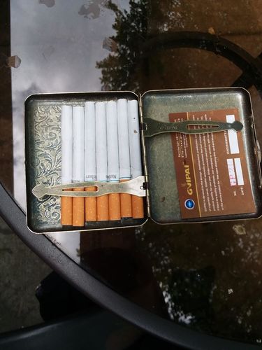 Vintage Metal Cigarette Case - Holds 20 Cigarettes photo review