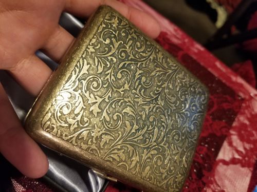 Vintage Metal Cigarette Case - Holds 20 Cigarettes photo review
