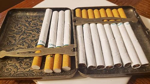 Vintage Metal Cigarette Case - Holds 20 Cigarettes photo review