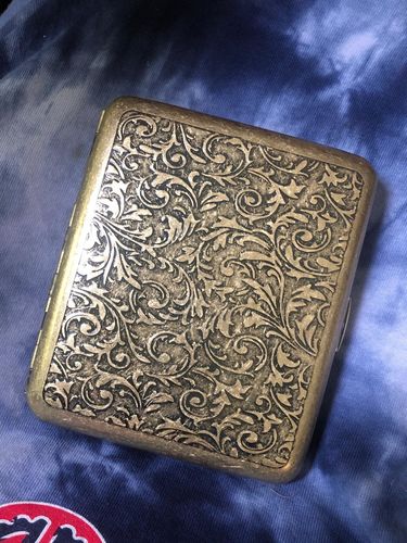 Vintage Metal Cigarette Case - Holds 20 Cigarettes photo review