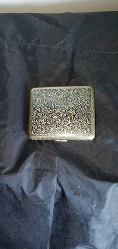 Vintage Metal Cigarette Case - Holds 20 Cigarettes photo review