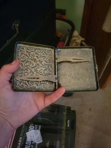 Vintage Metal Cigarette Case - Holds 20 Cigarettes photo review