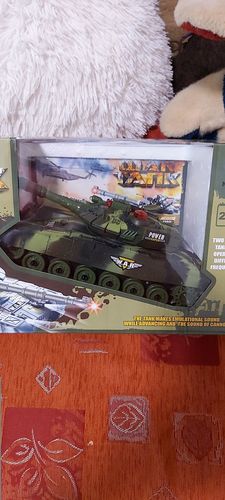 33cm RC Battle Tank with Rotating Turret and Sound Effects photo review