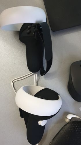 Anti-Throw Touch Controller Grip Covers for Oculus Quest 2 photo review