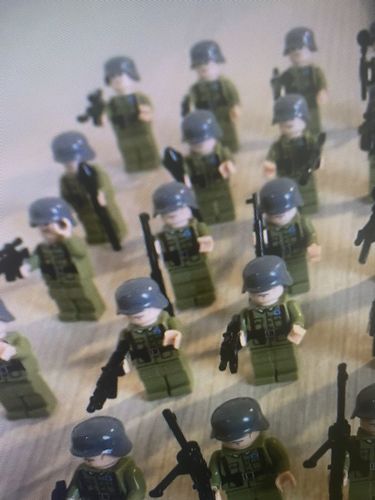 24-Piece Military Soldier Block Set with Weapons photo review